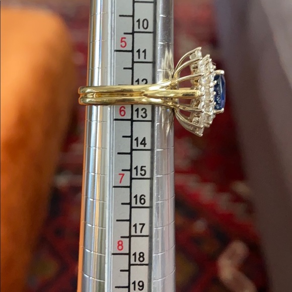 Sapphire & Diamond Ring - Picture 9 of 10